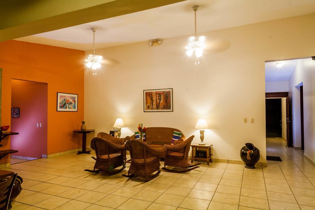 Hotel El Almendro Managua Exterior foto